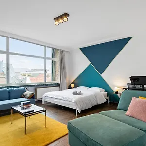 Cozy - Cityview Free Parking Apartment