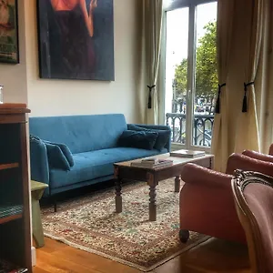 Perfect Location & Parking Appartement
