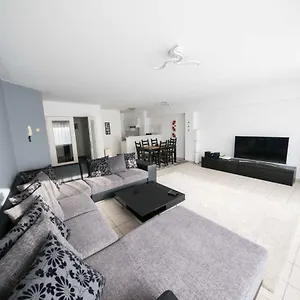 Renovated In Center Apartment