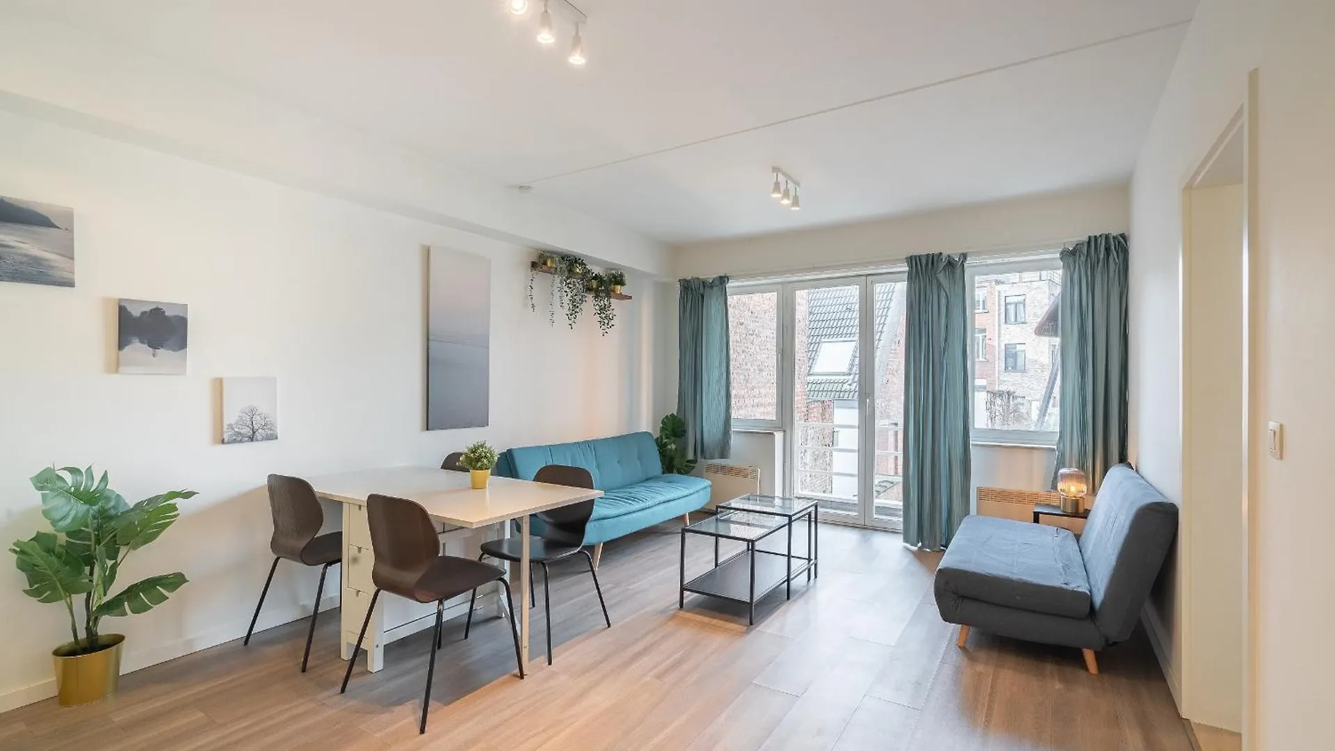 Bright And Central Antwerp Apartments