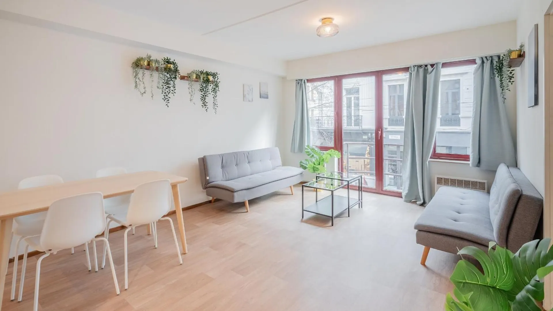 Bright And Central Antwerp Apartments